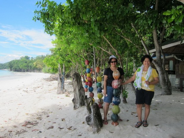 Dec 04, 2013 · gumasa beach in glan dubbed as the small boracay in mindanao or ―boracay in mindanao‖.the white sand and fine crystal land makes your feet comportable to walk around the beach. Travel Explore Beyond Gumasa Beach Glan Sarangani